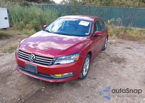 2015 Volkswagen Passat 1.8T Limited Edition z USA, uszkodzony, nr VIN 1VWAT7A38FC102809